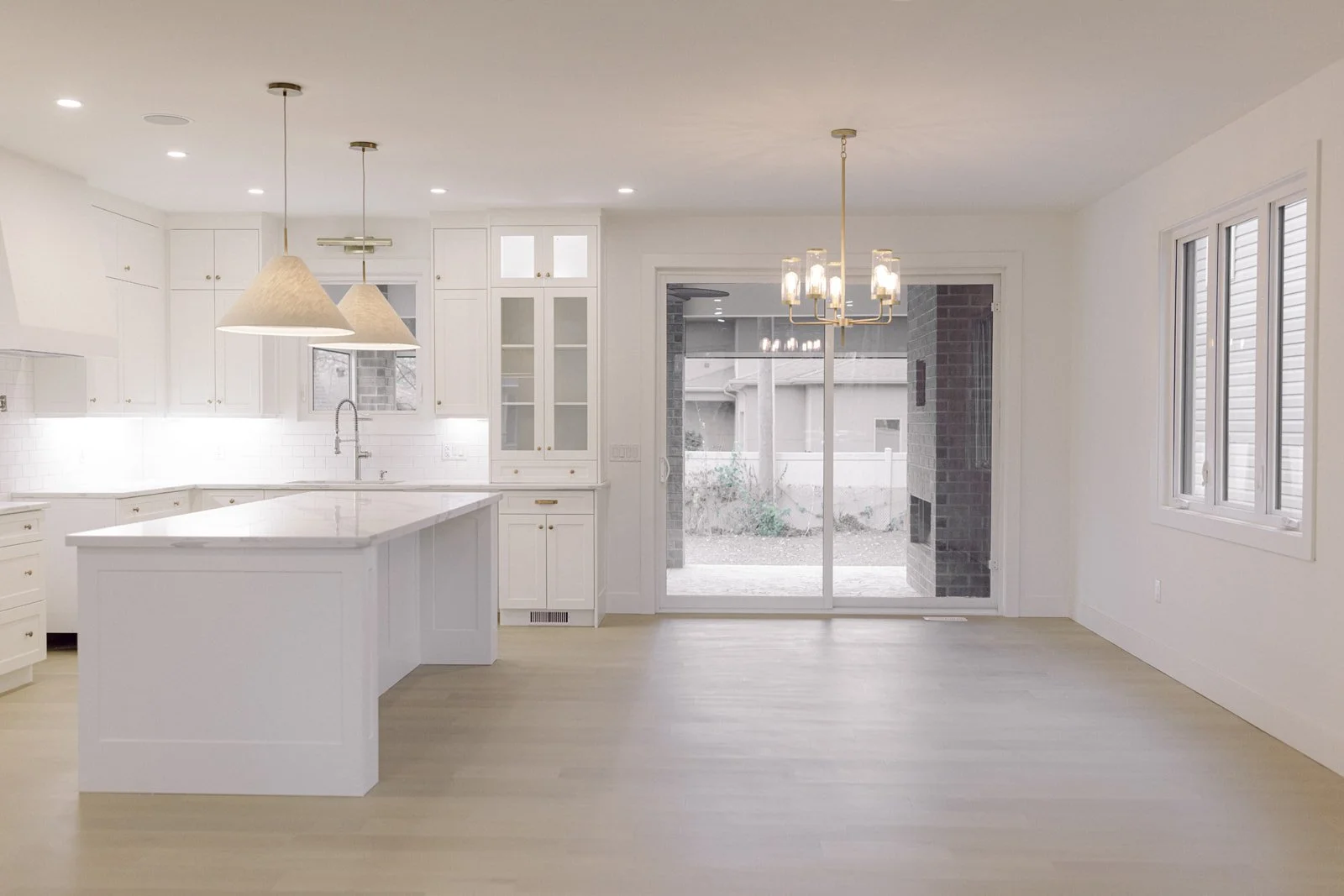 281 Brighton bright interior